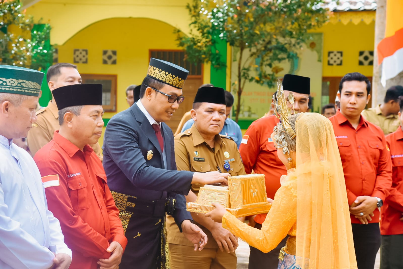 Pj. Bupati Heri Wahyudi Lepas 98 Mahasiswa/i PEMA & KKN STIT Batu Bara