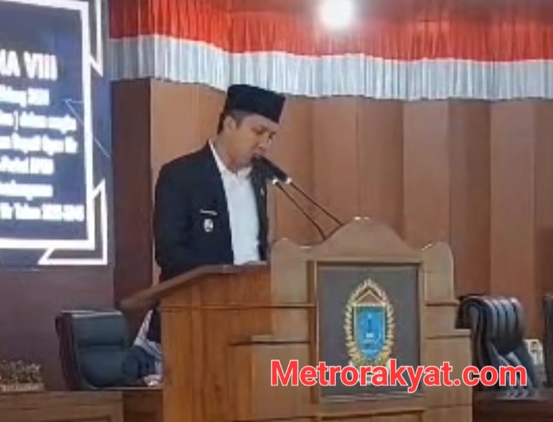 Bupati Panca Wijaya Akbar Tanggapi Pandangan Umum Fraksi Fraksi Pada Rapat Paripurna VIII DPRD OI Tahun Sidang 2024