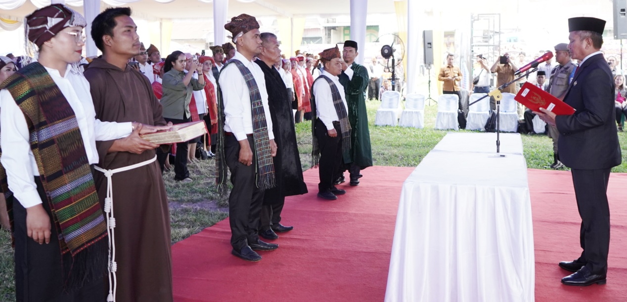 Pemkab Simalungun Lantik dan Serahkan SK 4.395 Orang ASN P3K Tahap Empat