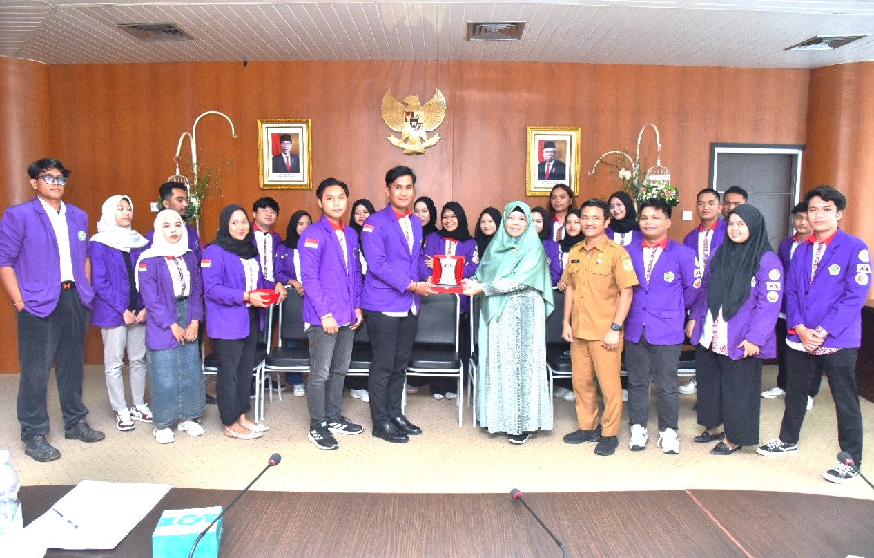Mahasiswa Politeknik Negeri Medan Berkunjung ke DPRD Kota Medan