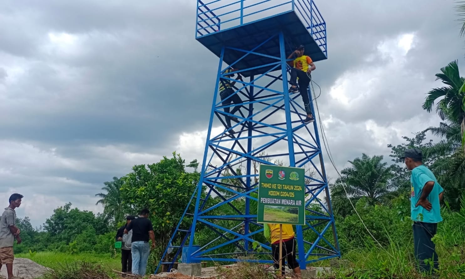 Menara Air Pompa Hidram Berhasil Dirikan Satgas TMMD 121 Kodim 0204/DS