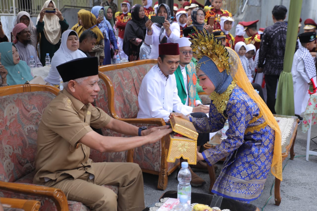 Bupati Asahan Letak Batu Pertama Pembangunan Pintu Gerbang, Kantor dan Aula SD Al-Washliyah 80 Kisaran