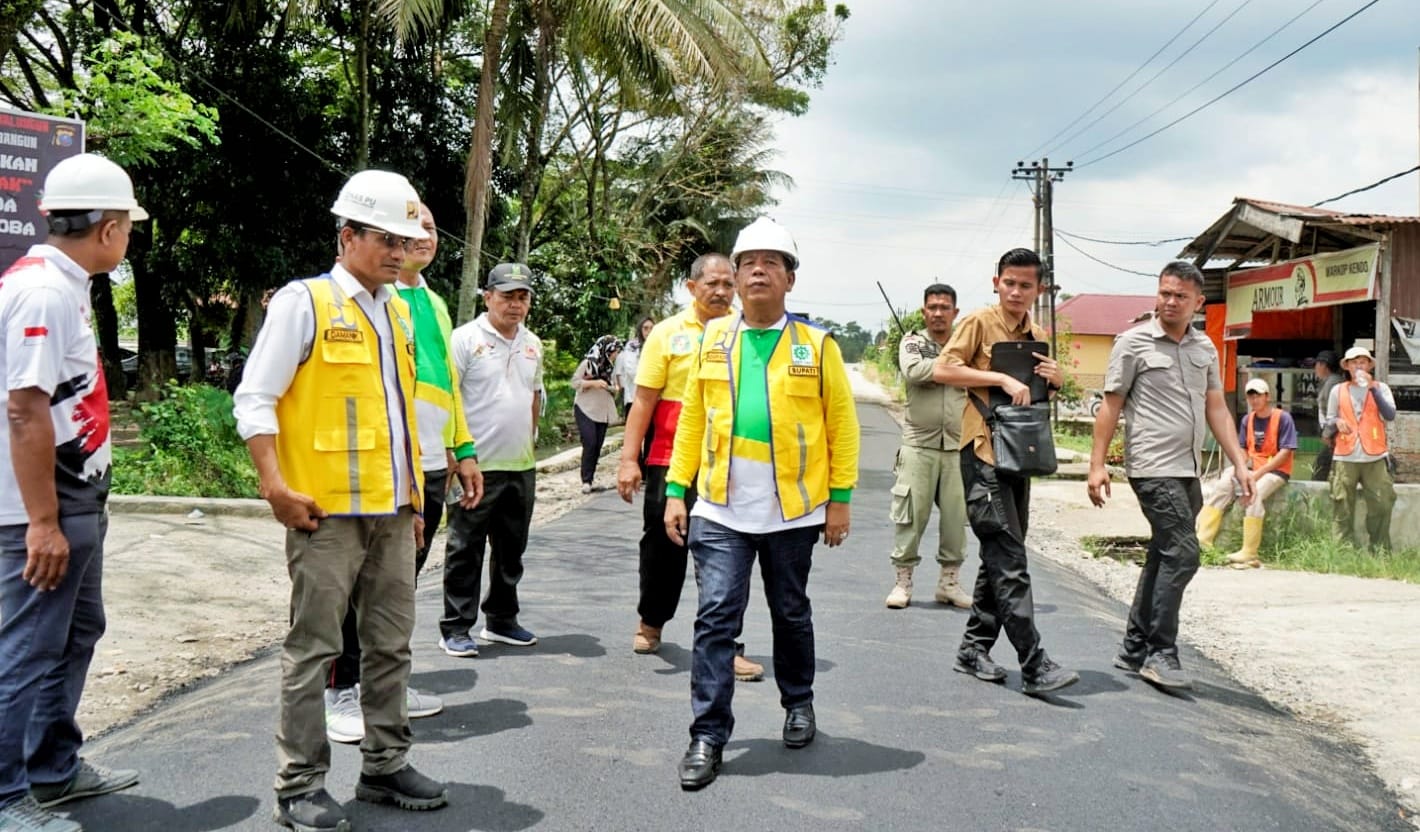 Bupati Simalungun Tinjau Penanganan Long Segment Jalan Jurusan Rambung Merah-Karang Bangun