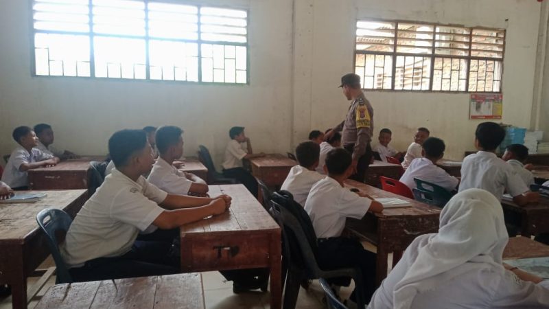 Bhabinkamtibmas Polsek Padang Tualang Polres Langkat, Aiptu Supriyanto Lakukan Penyuluhan Siswa Baru Tahun 2024
