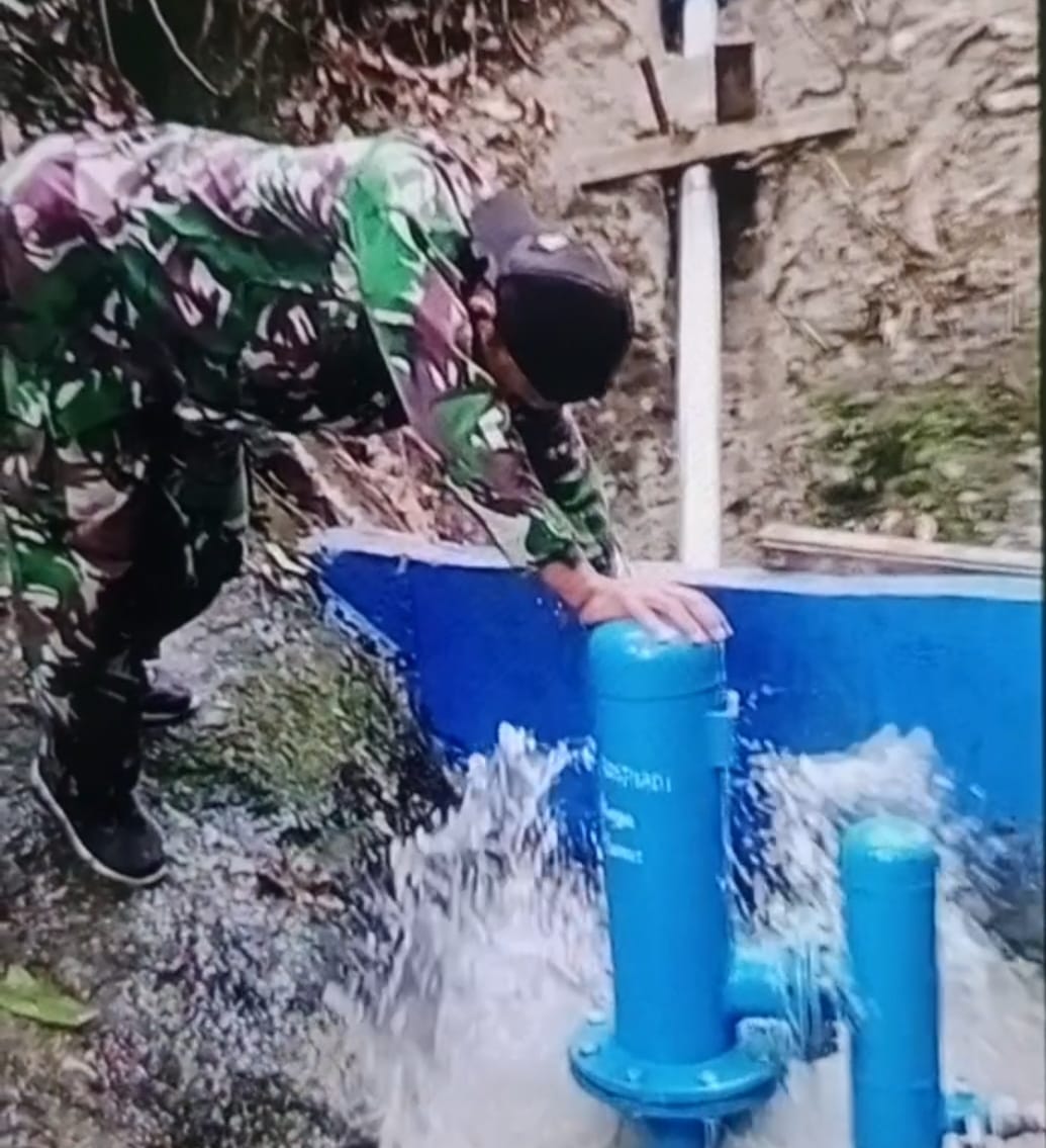 Geliat Babinsa di Lokasi TMMD, Ajak Siswa SD Semarakkan 17 Agustus