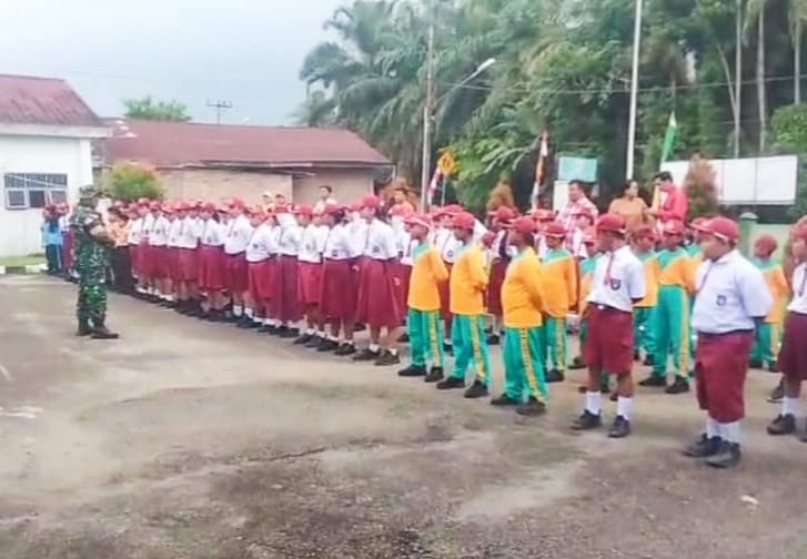 Bangun Sisa Perkerasan Jalan 510 Meter, Perwira Pengawas TMMD Lakukan Ini