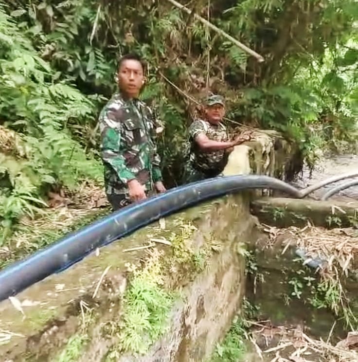 Pawas TMMD Inspeksi Progres Perkerasan Pembangunan Jalan Sepanjang 510 Meter