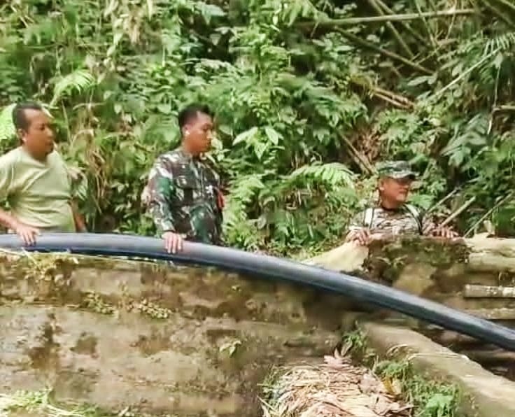 Dansatgas TMMD Cek Dampak Kerusakan Pipa Pompa Hidram