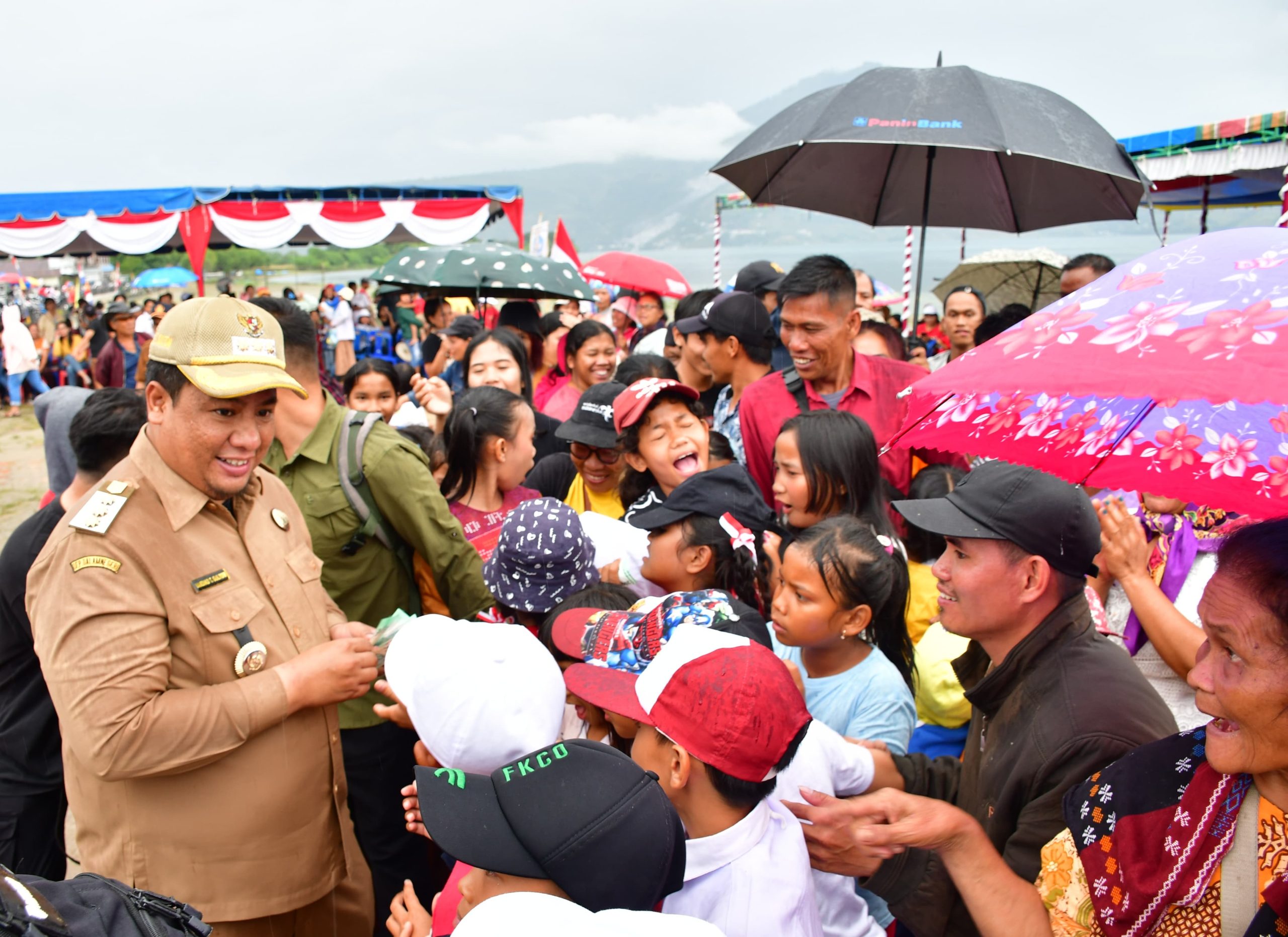 Objek Wisata Baru Semakin Bertambah, Bupati Samosir Launching Pantai Lumbanmanik