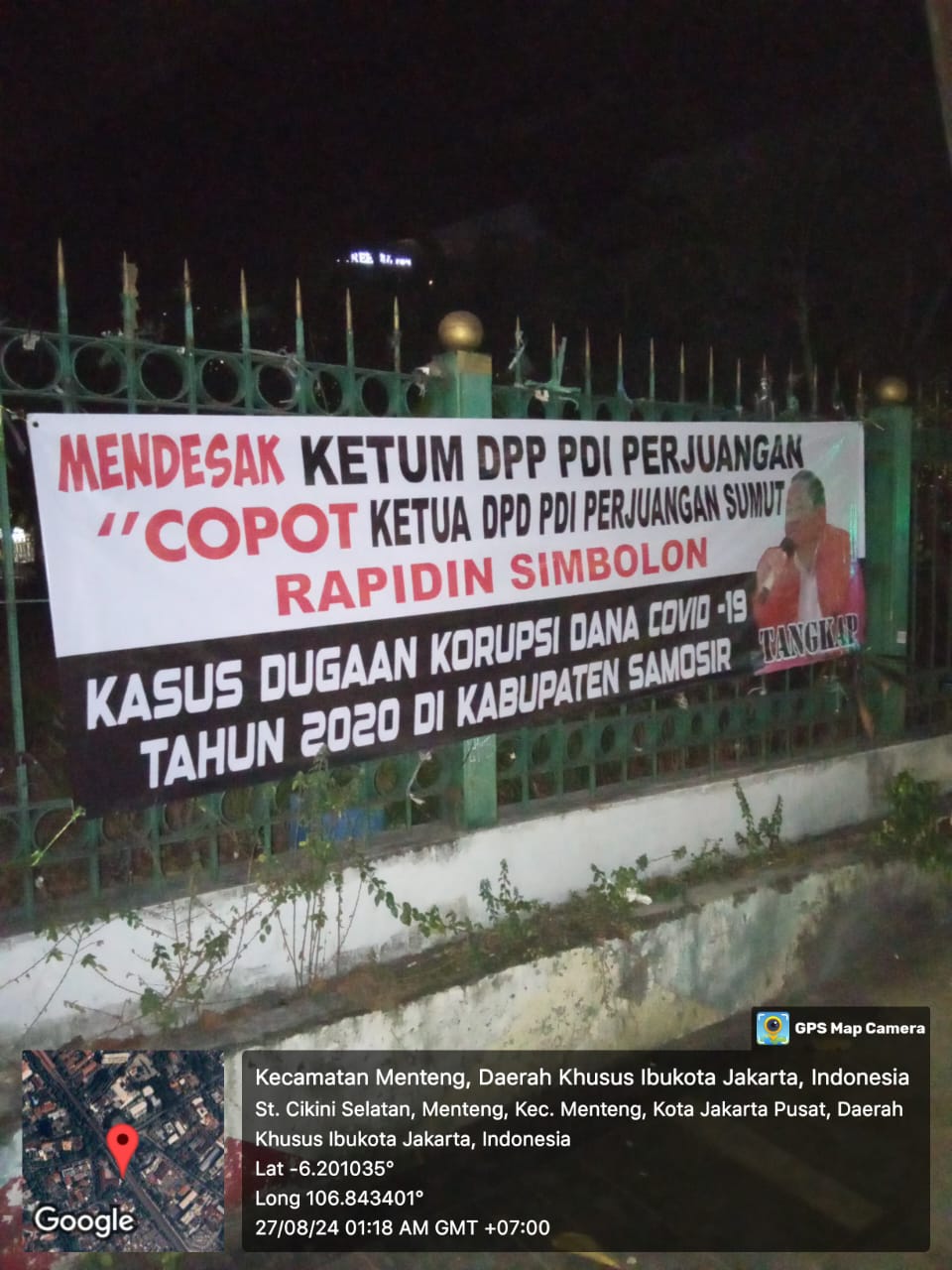 Viral, Spanduk “Tangkap” Rapidin Simbolon Bertebaran di Kawasan Kejagung RI