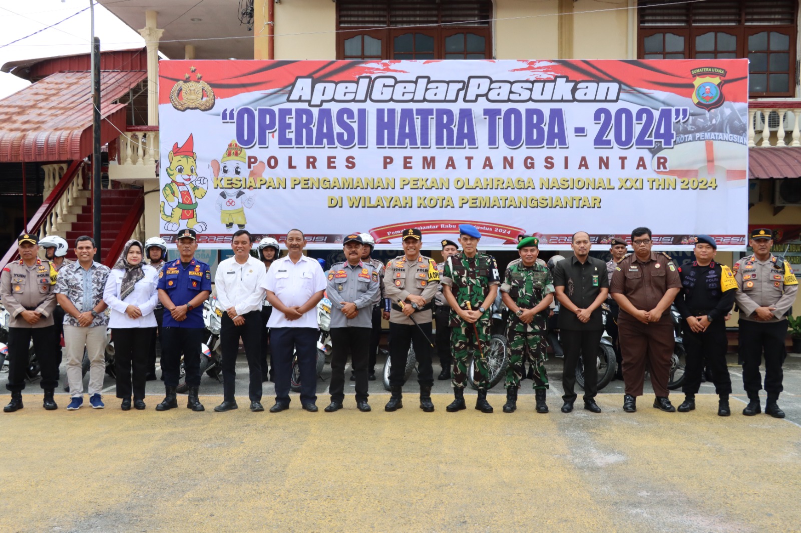 Tanda Dimulainya Ops Hatra Toba Tahun 2024, Kapolres Pematangsiantar Sematkan Pita Operasi
