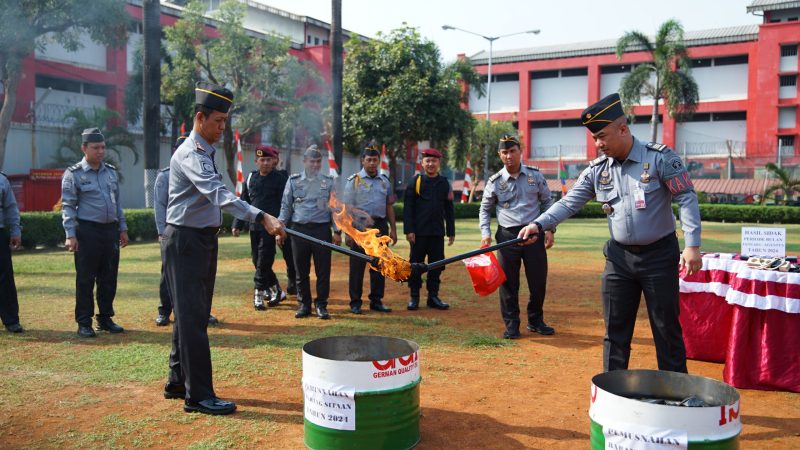 Langkah Tegas Rutan Cipinang, Barang Bukti Hasil Razia Dimusnahkan Secara Terbuka