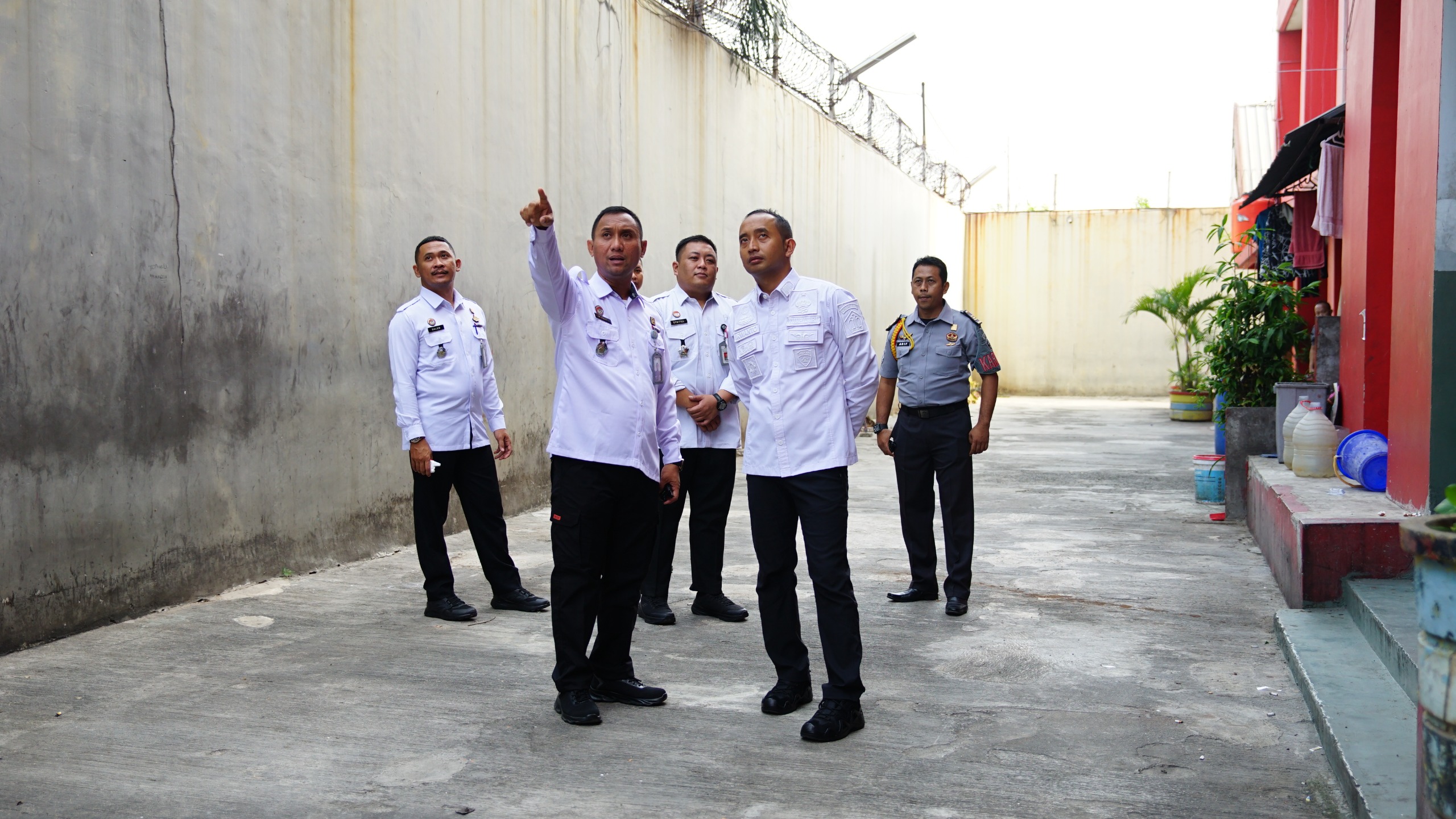 Awali Kepemimpinan, Kepala Rutan Cipinang Lakukan Kontrol Blok Hunian dan Cek Sarpras Keamanan