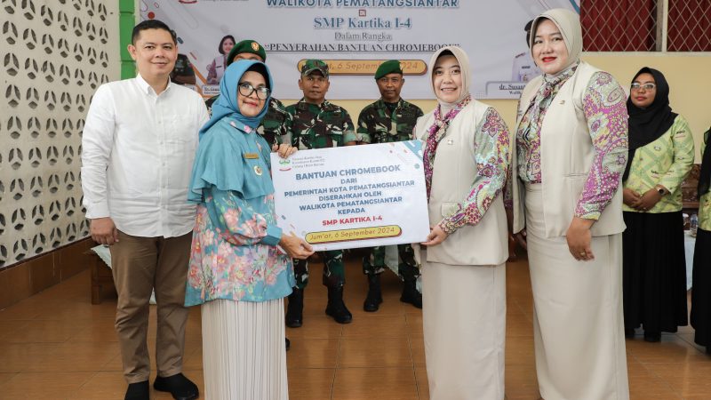 Pemko Pematangsiantar Serahkan Bantuan Alat Multimedia Pembelajaran kepada SD-SMP Kartika 1-4 Pematangsiantar