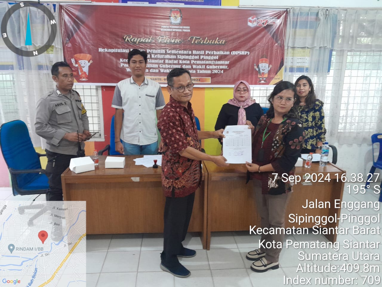 Ciptakan Kemanan dan Ketertiban, Bhabinkamtibmas Polres Pematangsiantar Hadiri Rapat Pleno DPHP Pilkada 2024 Tingkat Kelurahan