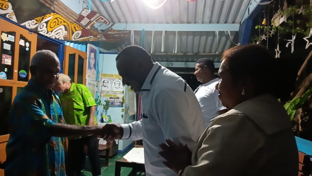 Kornelius Kambu Temui Herman Saud mantan Ketua BPAM Sinode GKI di Tanah Papua