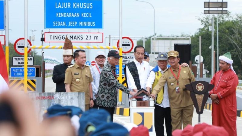 Bupati Simalungun Dampingi Presiden RI Resmikan Jalan Tol Trans Sumatera