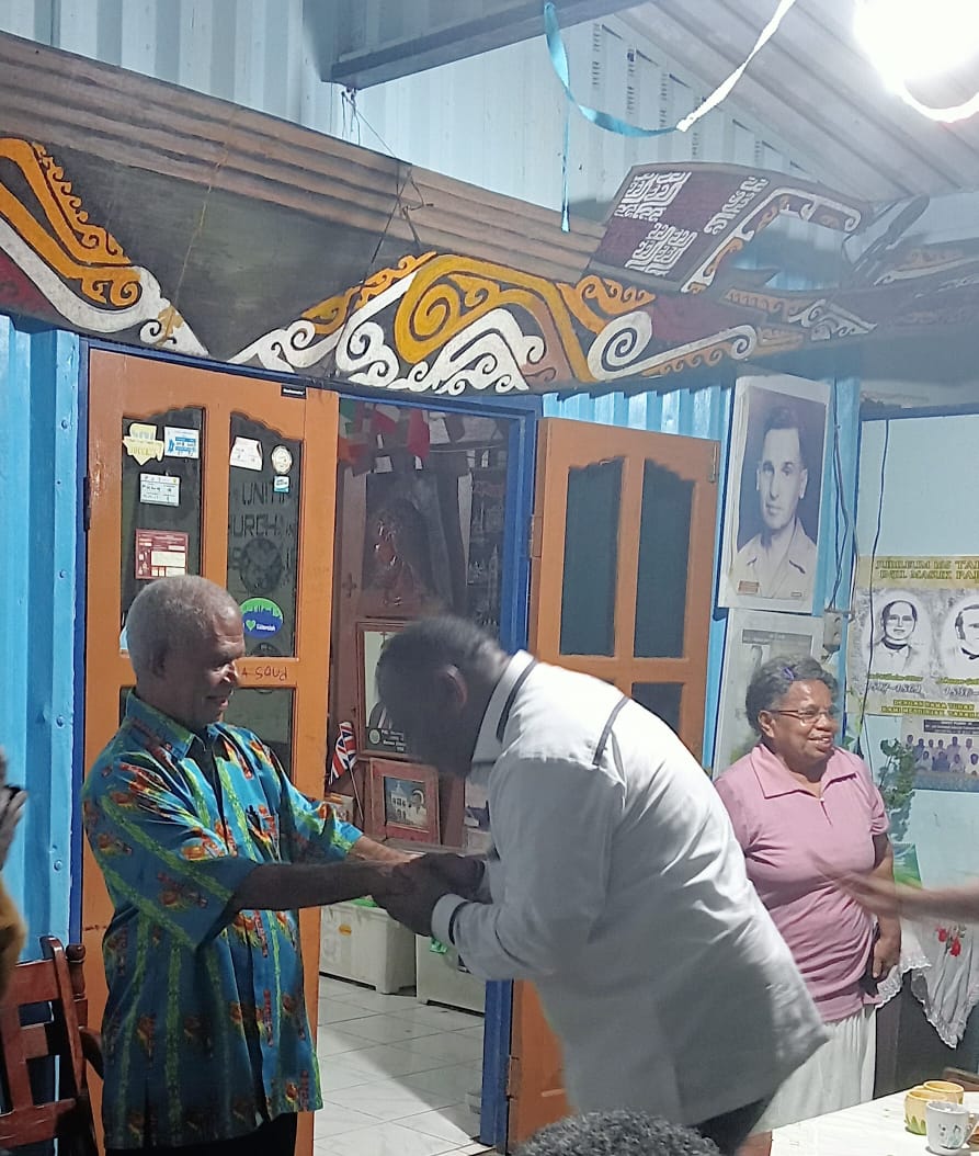 Kornelius Kambu Temui Herman Saud mantan Ketua BPAM Sinode GKI di Tanah Papua