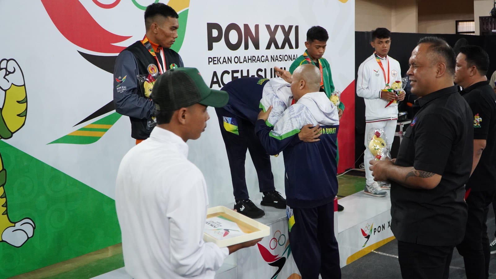 Pj. Bupati Langkat Serahkan Medali kepada Juara Cabor Sambo PON XXI Aceh-Sumut 2024: Prestasi Gemilang Atlet Nasional