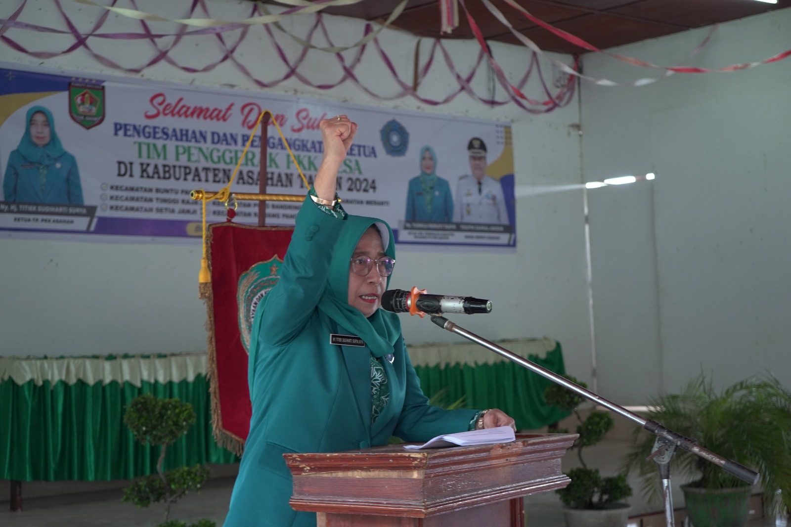 Ketua TP PKK Kabupaten Asahan Kukuh dan Angkat 88 Ketua TP PKK Desa