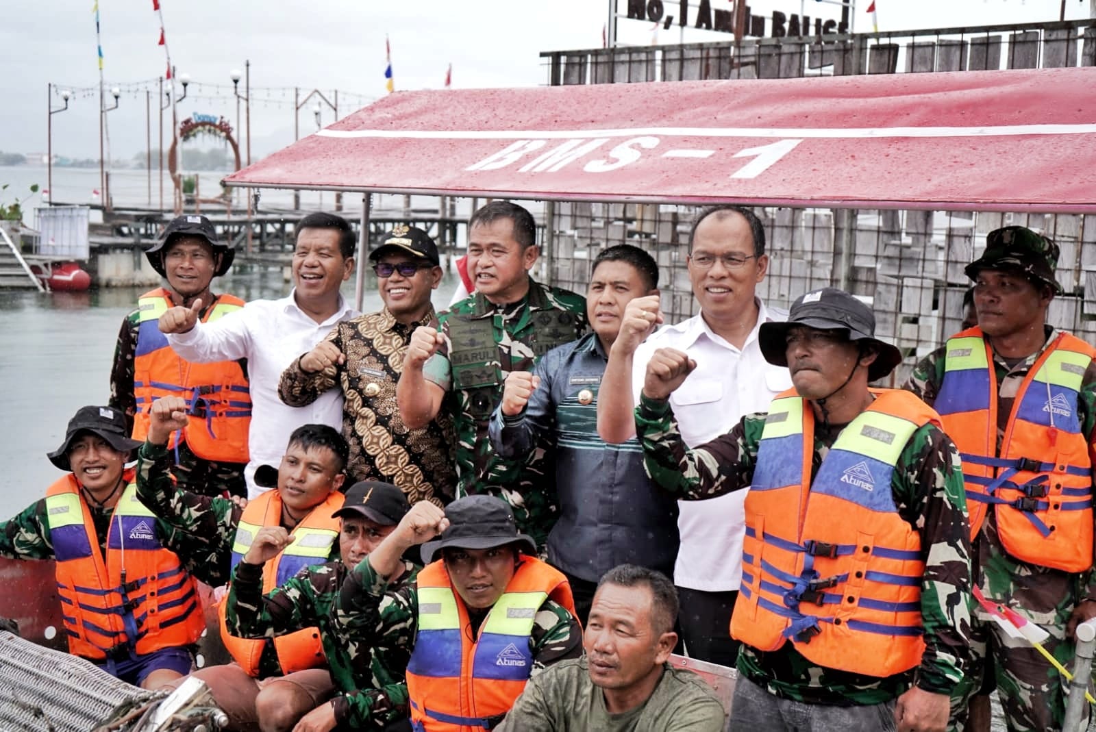 Pemkab Simalungun Terima Hibah 1 Unit Kapal Ponton dari KASAD TNI AD