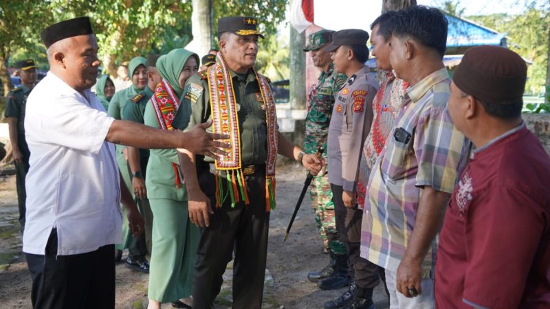 Pangdam Iskandar Muda Ziarah ke Makam Ulama Besar Teungku Di Ujung di Simeulue