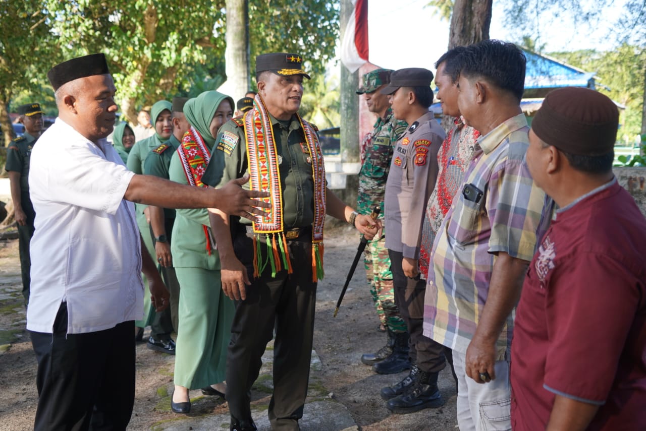 Pangdam Iskandar Muda Ziarah ke Makam Ulama Besar Teungku Di Ujung di Simeulue