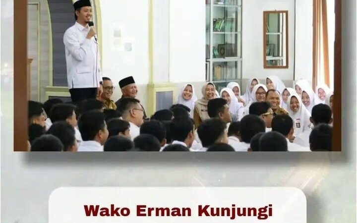 Wako Erman Kunjungi SMAN 1 Kota Bukittinggi