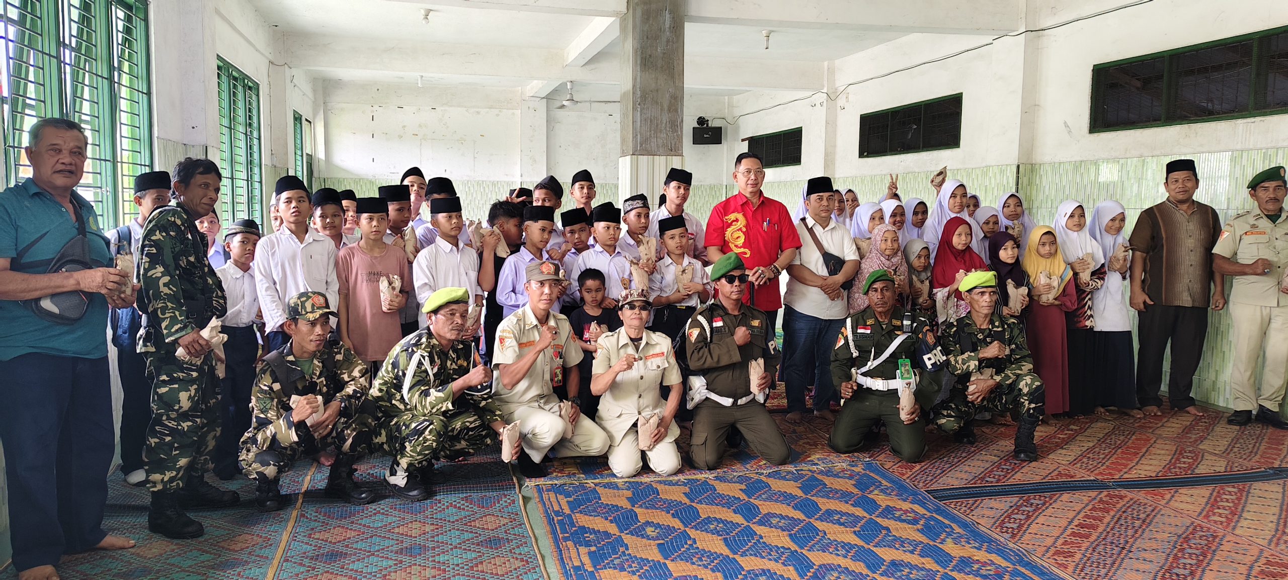 Dilantik dan menjadi ketua DPRD Medan sementara, Wong Chun Sen Ajak Anak Panti Asuhan Aljami’yatul Washliyah Makan Siang Bersama