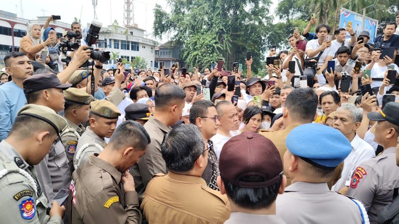 Pedagang Pusat Pasar Tolak Rencana Revitalisasi Pasar, Walikota Medan Non Aktifkan Dirut PD Pasar Medan