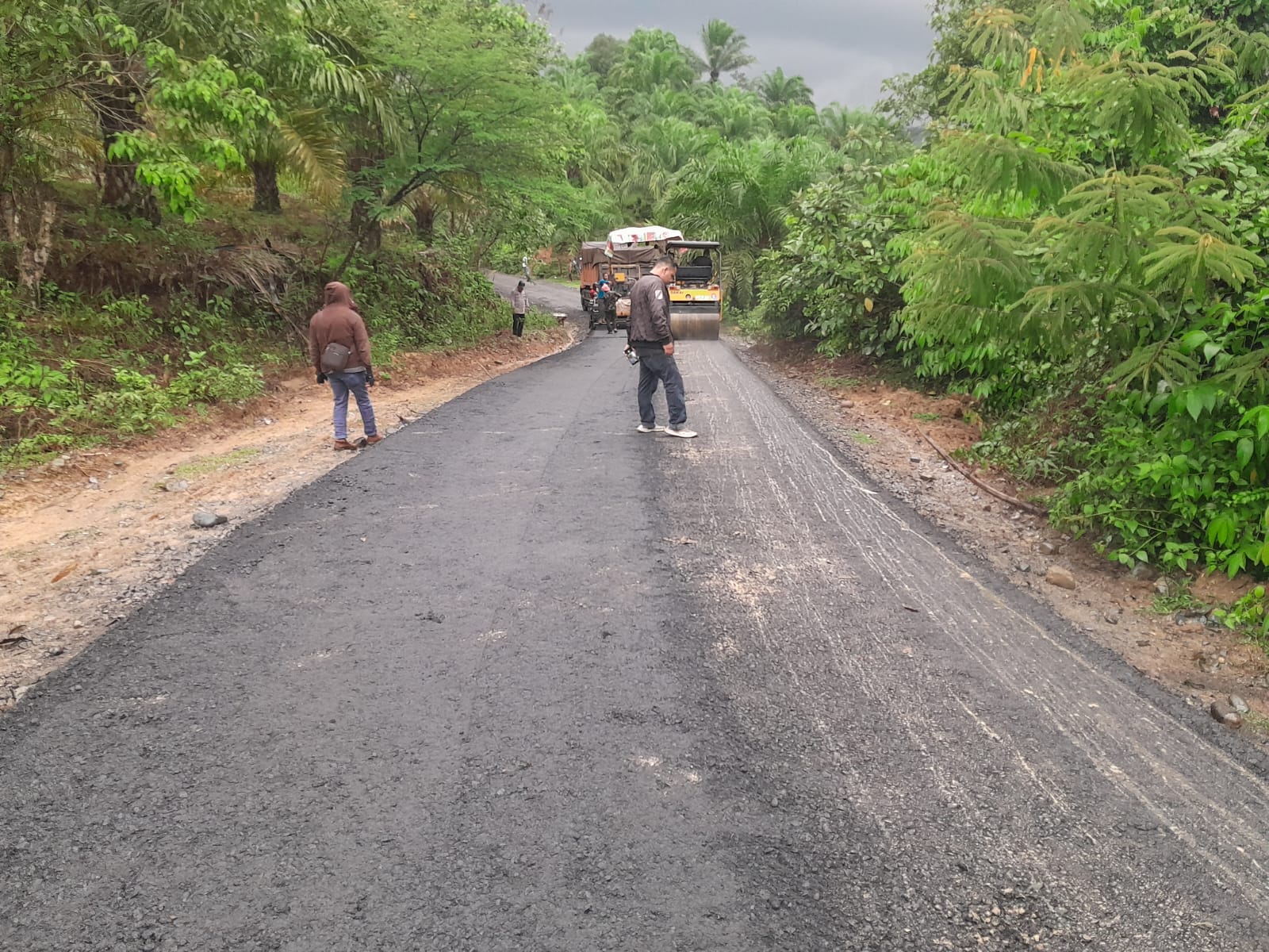 Aspirasi Warga Terjawab, Dinas PUPR Aceh Barat Mulai Aspal Ruas Jalan Pulo Tengoh – Jambak-Sikundo di Pante Ceureumen