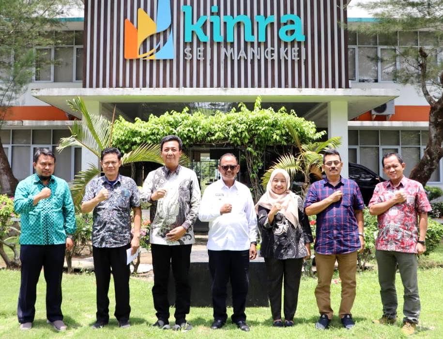 Saat Kunker ke PT. KINRA di KEK Sei Mangkei, Plt. Bupati Simalungun Berikan Apresiasi dalam Menciptakan Lapangan Kerja Bagi Masyarakat Sekitar