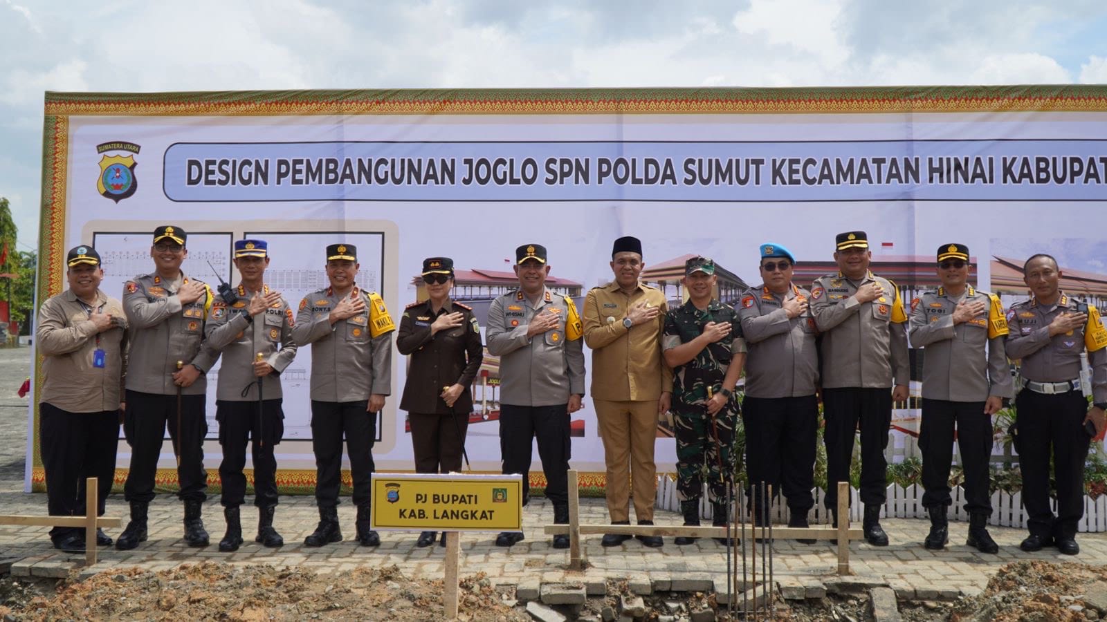 Kapoldasu dan Pj. Bupati Langkat Resmikan Joglo SPN Hinai, Lanjut Silaturahmi ke Tuan Guru: Simbol Kebudayaan Dan Kolaborasi