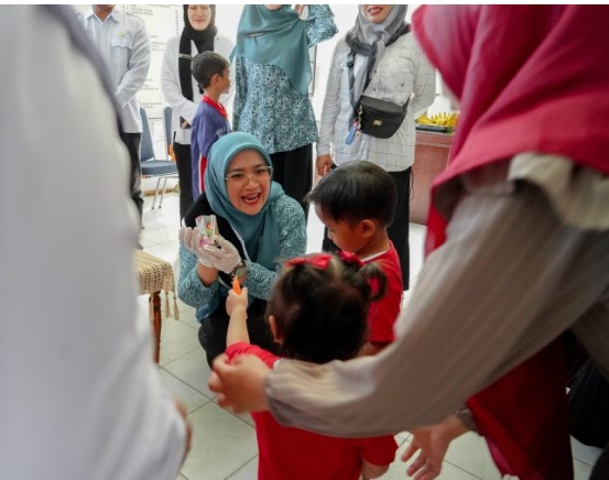 Pj Ketua TP PKK Pangkalpinang Ajak Orang Tua Bawa Anak Untuk Imunisasi Polio Dosis 2