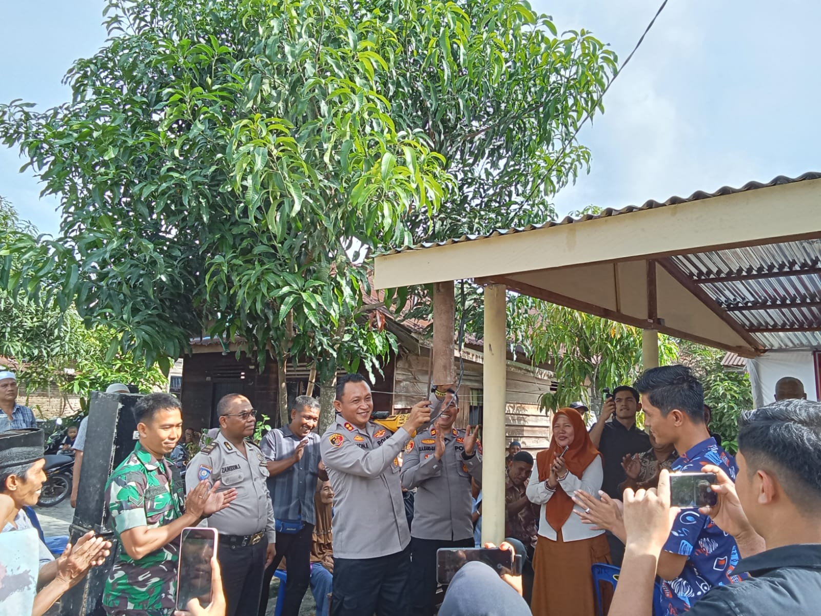 Kapolres Tanjung Balai Curhat Loncing Satkamling Anggrek Berkilau