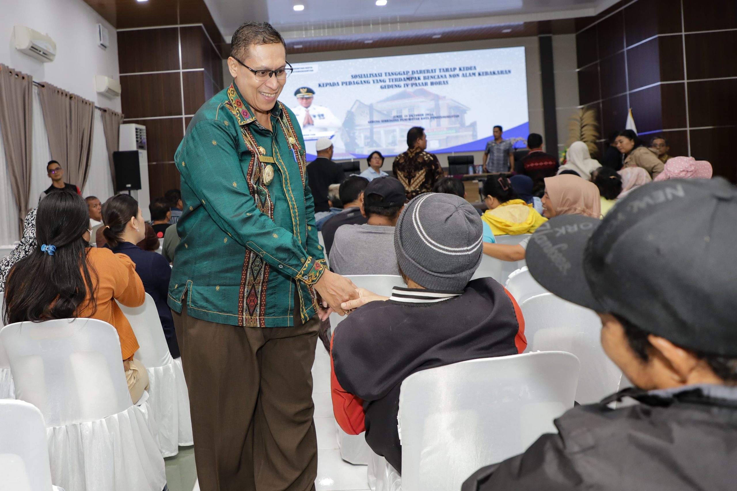 Pjs Wali Kota Hadiri Silaturahmi dan Sosialisasi Tanggap Darurat Tahap II Korban Kebakaran Gedung IV Pasar Horas Siantar