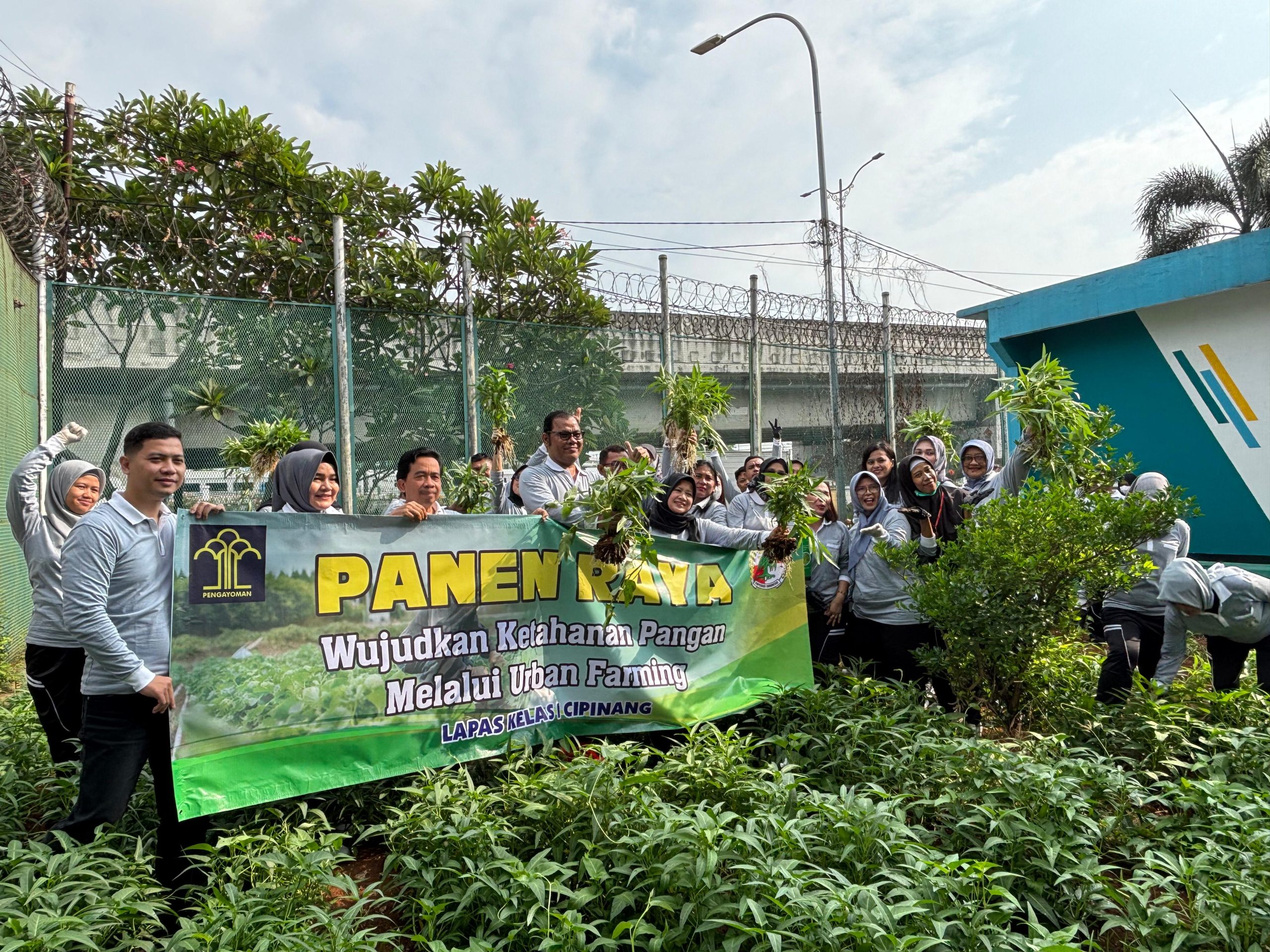 Lapas Cipinang Dukung Ketahanan Pangan Melalui Urban Farming dan Bakti Sosial