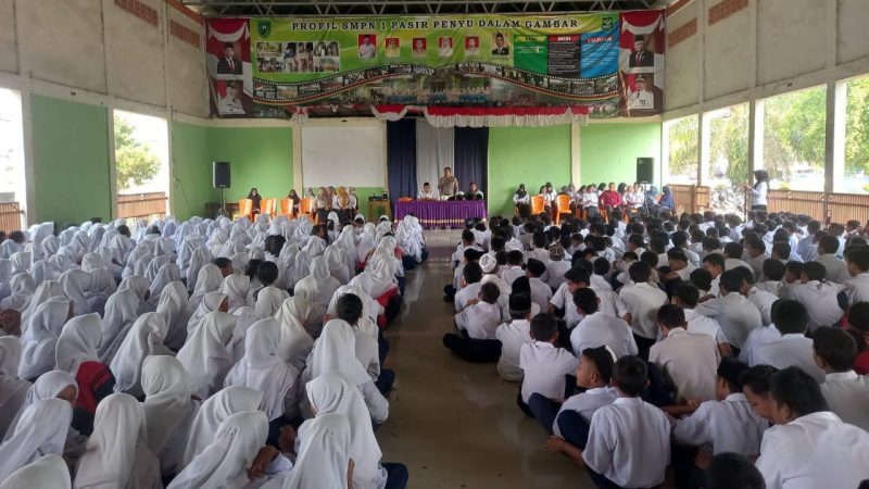 Dewan Guru dan Siswa SMPN I Pasir Penyu Dibekali Tertib Lantas