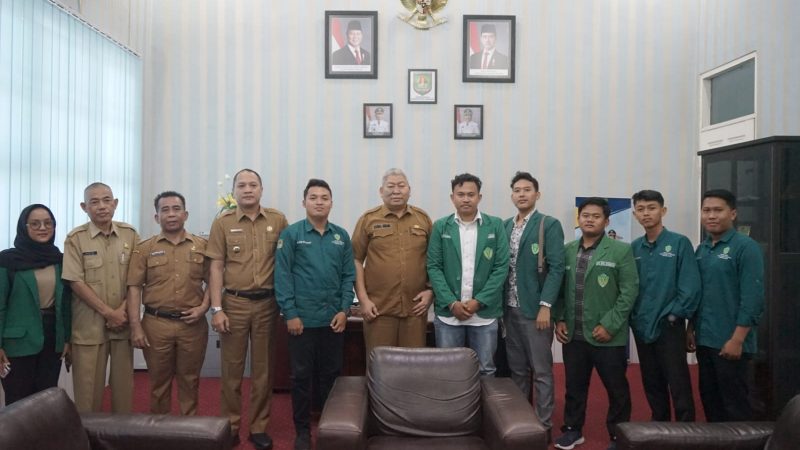 Audiensi Ikatan Pelajar Al-Washliyah Dalam Rangka Resepsi Hari Ulang Tahun Ikatan Pelajar Al-Washliyah di Ruang Sekda Kantor Bupati Asahan