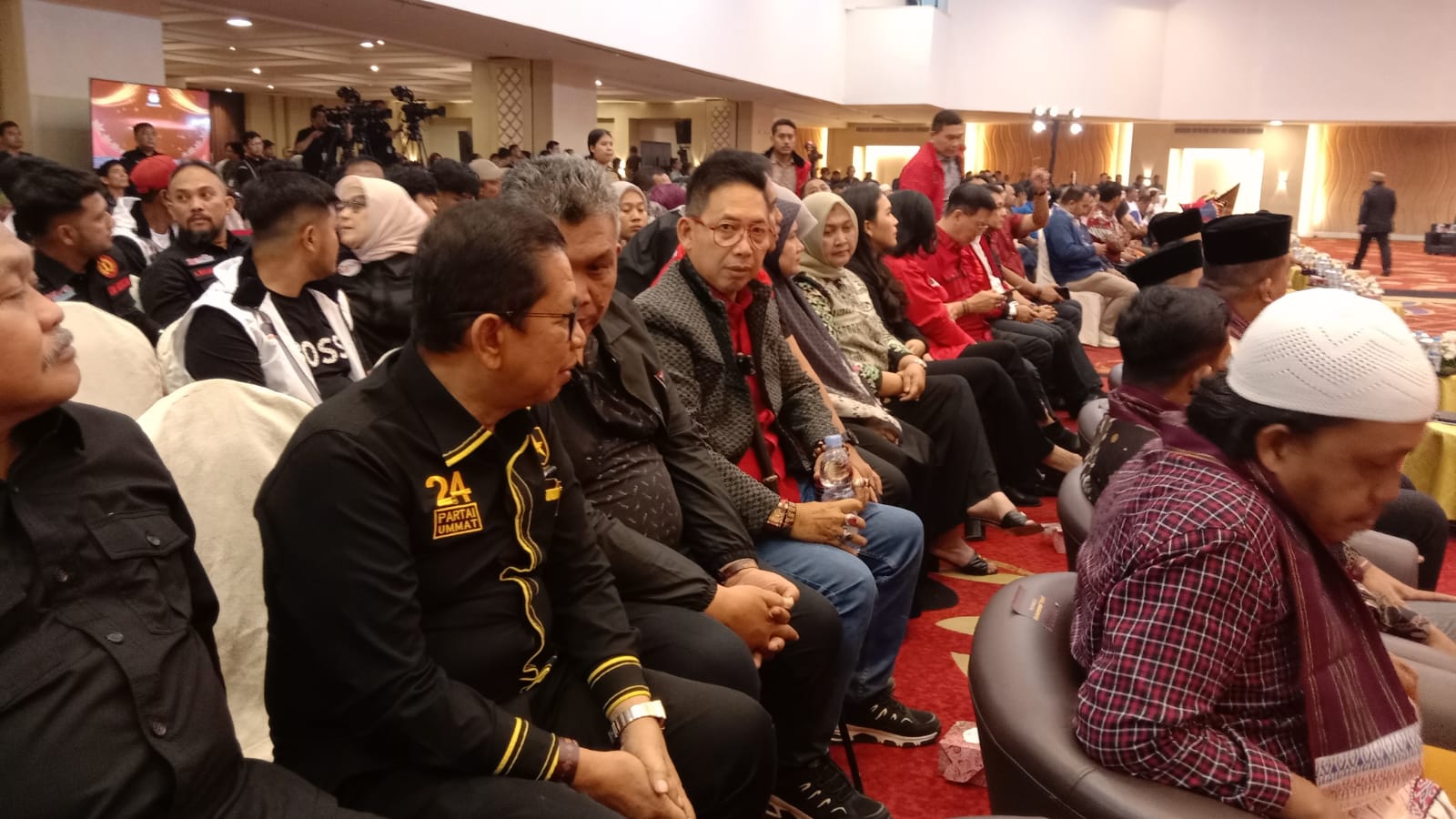 Ketua Umum ‘WONG BERANI’ Hadiri Pelaksanaan Debat Publik Ketiga Paslon Gubsu/Cawagubsu, Wong: Dalam Debat Publik Paslon Nomor Urut 2 Jauh Lebih Unggul