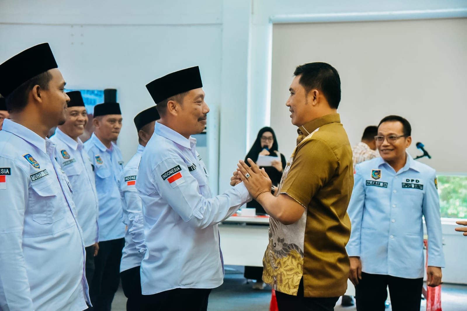 Pj. Bupati Heri Hadiri Pelantikan Pengurus APDESI Batu Bara 2024 – 2029