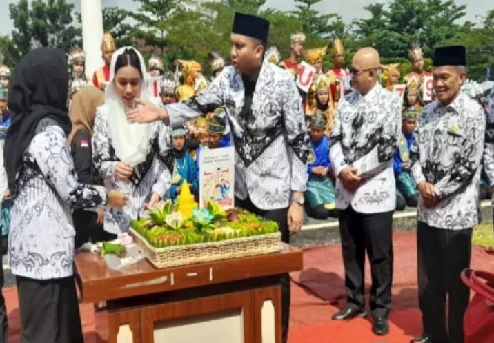 Peringatan Hari Guru Nasional Di Ogan Ilir, Ini Kata Bupati Panca?