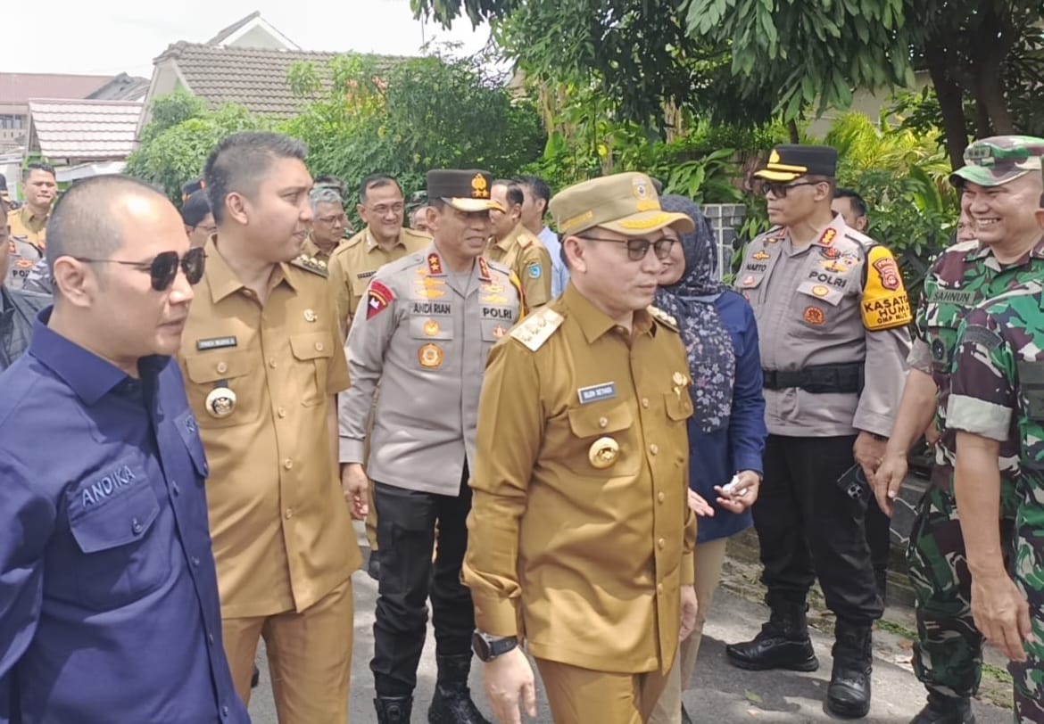 Bupati Panca Dampingi PJ. Gubernur Sumsel Kunjungi TPS 007 Ogan Ilir, Pengawasan Pemilu Berjalan Lancar