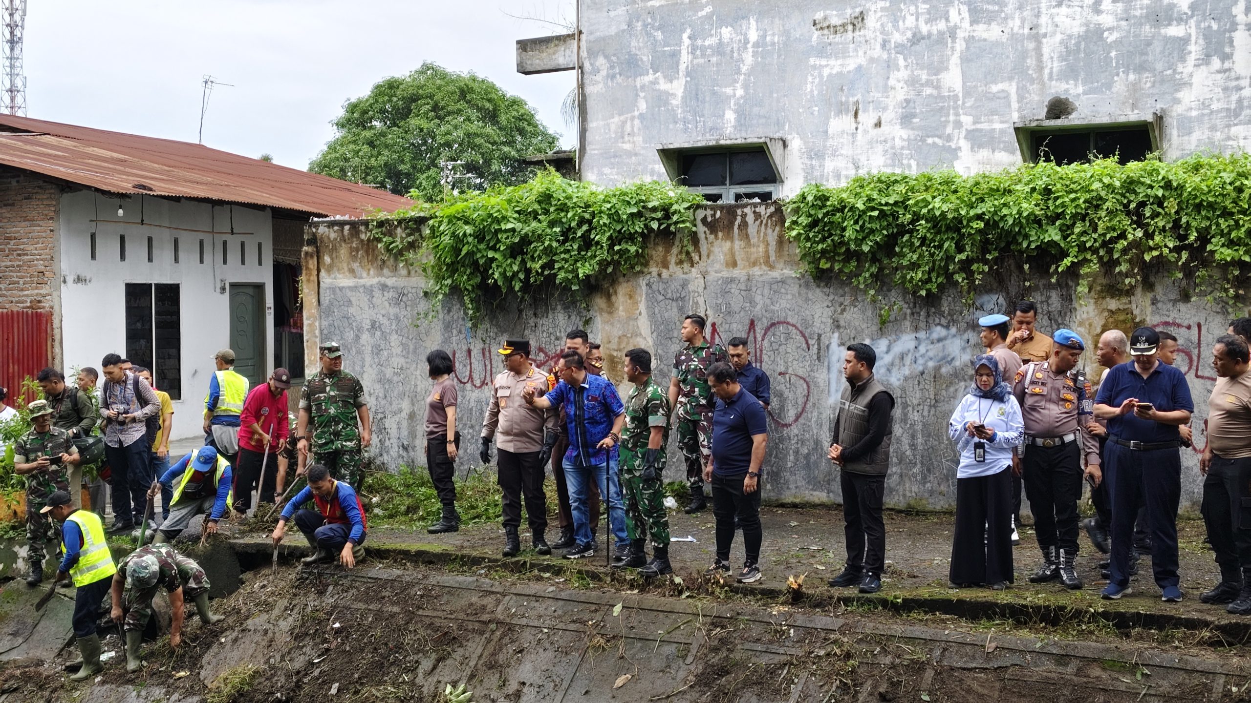 Ketua DPRD Medan, Wong Chun Sen Hadiri Acara Bersih-Bersih Sungai yang Digagas Kapolrestabes bersama Forkopimda Medan