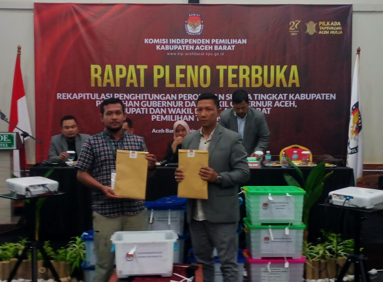 KIP Gelar Pleno Rekapitulasi Suara Hasil Pilkada di Aceh Barat