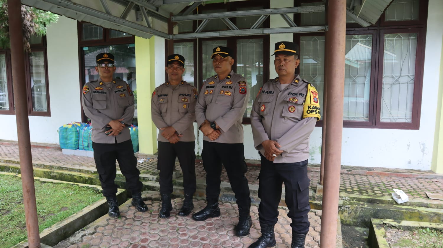 Polres Langkat Amankan Rapat Pleno Rekapitulasi Penghitungan Suara di Gedung Pegnasos