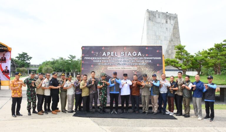 Penjabat Bupati Tulang Bawang Barat (Tubaba) Menjadi Pembina Apel Siaga Pengawasan Masa Tenang dan Pemungutan Penghitungan Suara pada Pemilihan Serentak Tahun 2024