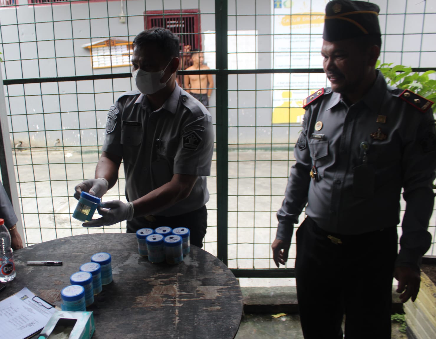 Libatkan Personel Polisi, Rutan Kelas IIB Rengat Lakukan Tes Urine Secara Acak Kepada WBP
