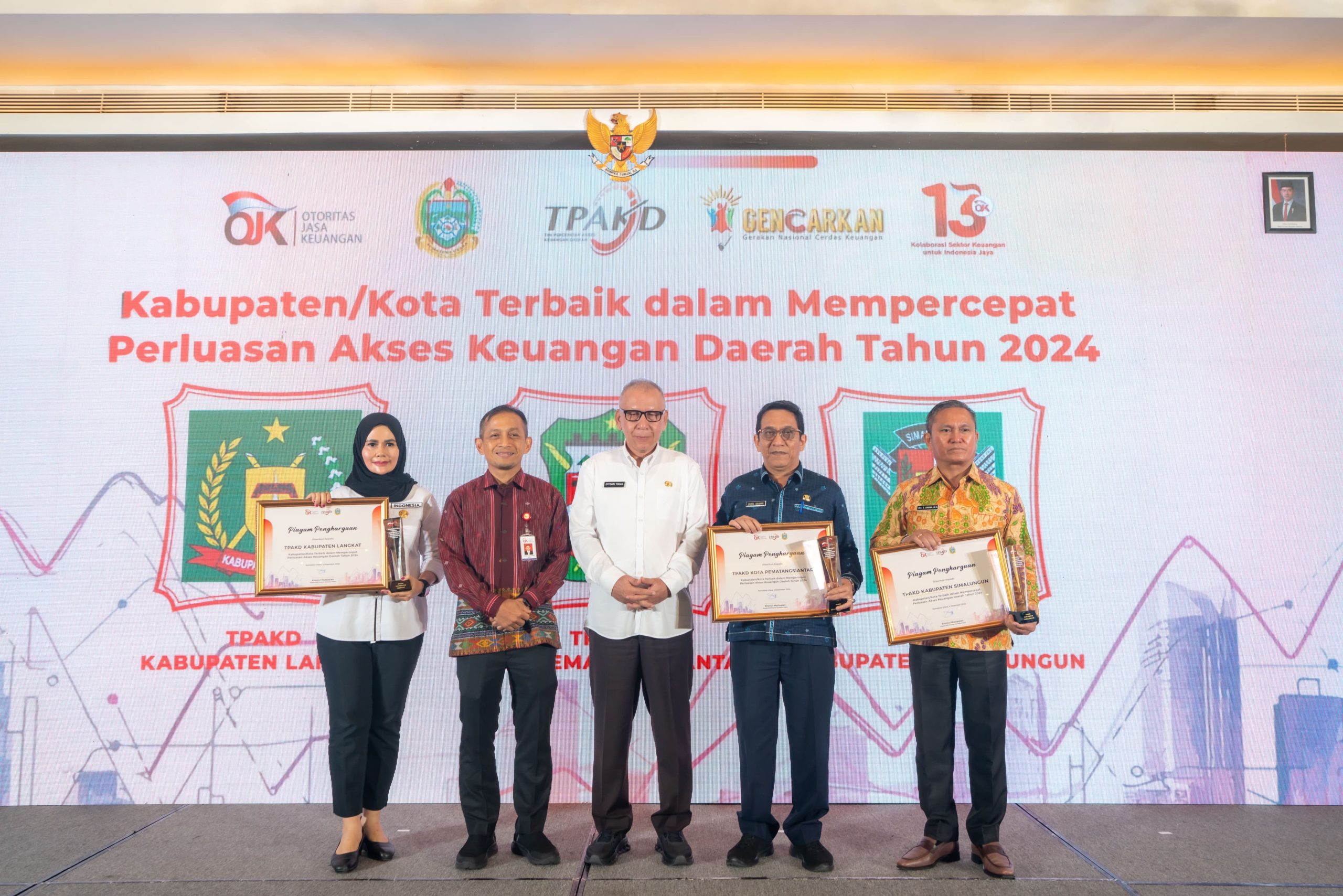 Pemko Pematangsiantar Raih Penghargaan Tim Percepatan Akses Keuangan Daerah (TPAKD)