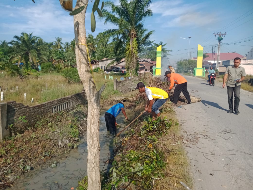 Pemdes Pematang Cermai, Kecamatan Tanjung Beringin Giat Jumat Bersih